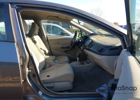 2011 Honda Insight Ex from USA, damaged, VIN JHMZE2H74BS004161